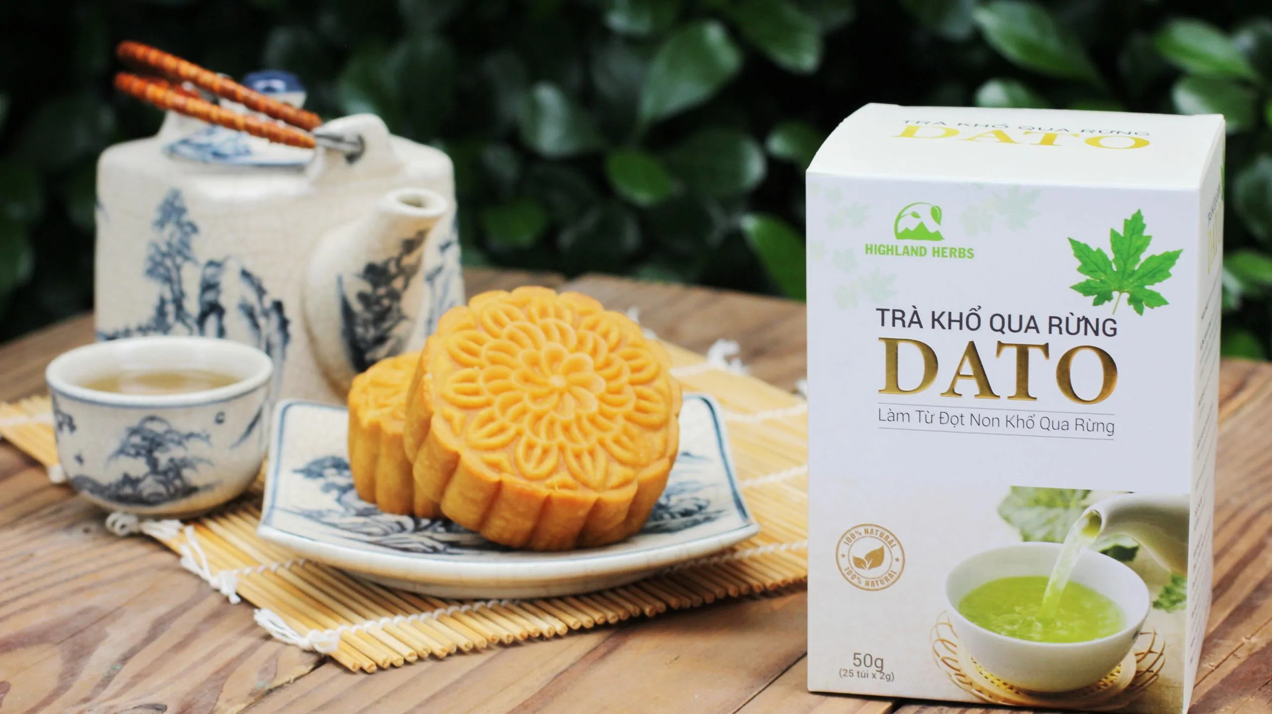 Uống Trà khổ qua rừng đúng cách để bảo vệ sức khỏe, hỗ trợ điều trị bệnh Khổ qua rừng đã được y học công nhận có rất nhiều tác dụng tốt cho sức khỏe. Uống trà khổ qua rừng không chỉ giúp làm mát cơ thể mà còn có khả năng giảm cân, trị mụn, hạ huyết áp, giảm mỡ máu, ổn định đường huyết cùng nhiều công dụng tuyệt vời khác. Tuy nhiên, nó chỉ tốt khi bạn biết cách dùng và dùng đúng liều lượng.